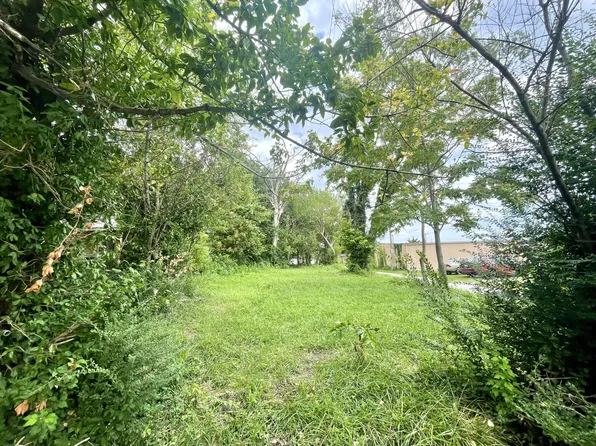 1874 N Campbell Avenue, Springfield, MO 65803