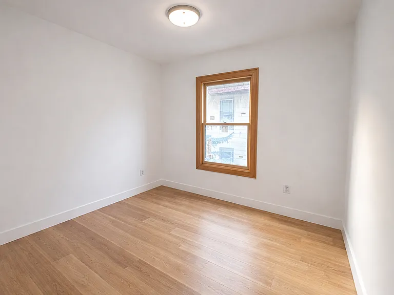 112 S Hancock St — Photo 10