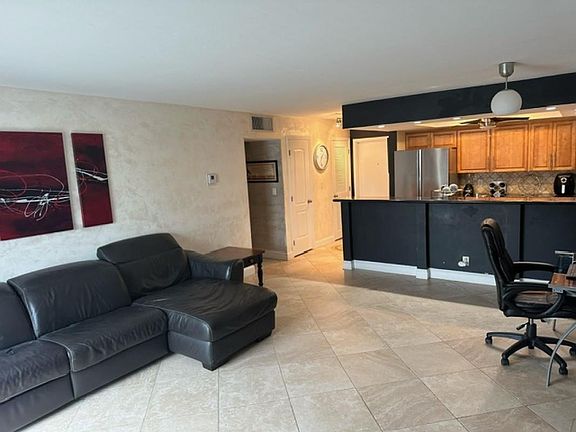 4th image of 2624 NE 32nd Street #106