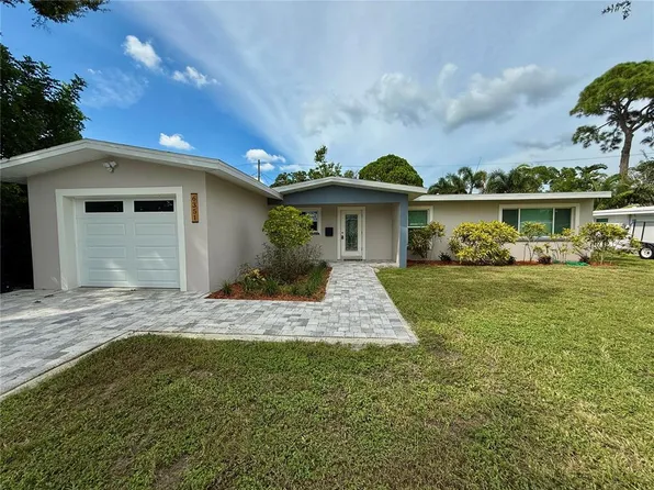 6351 Hampton Dr N, Saint Petersburg, FL 33710