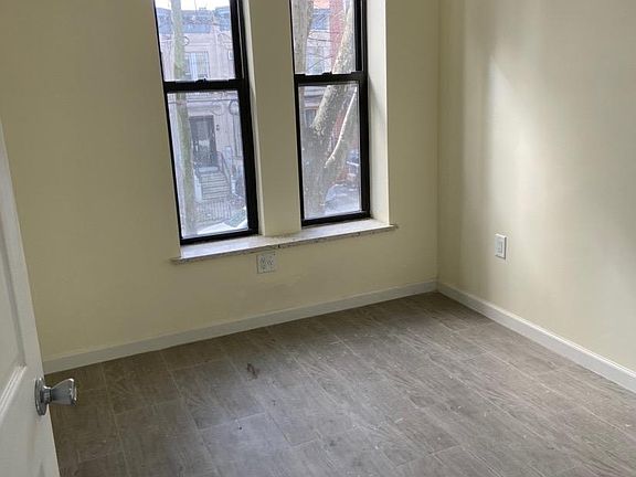 4th image of 925 52nd St Floor 2
