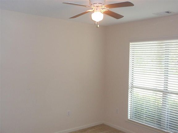 3rd image of 424 Park Lake Dr