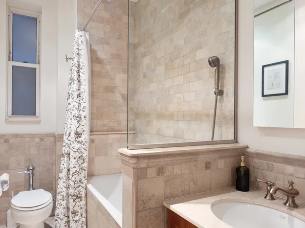 41 5th Avenue image 11 of 16