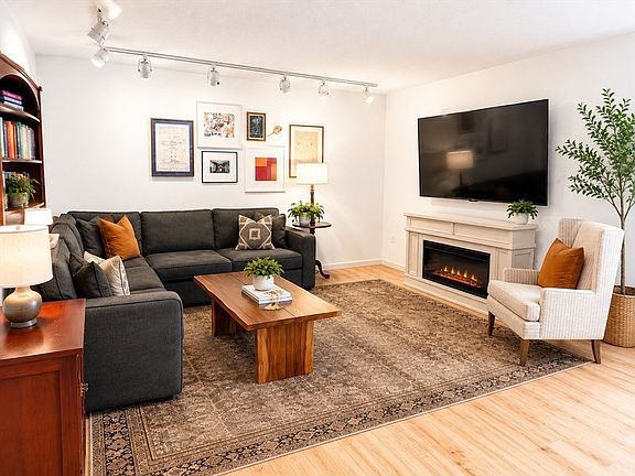 2nd image of 43 Angleside Rd APT 1