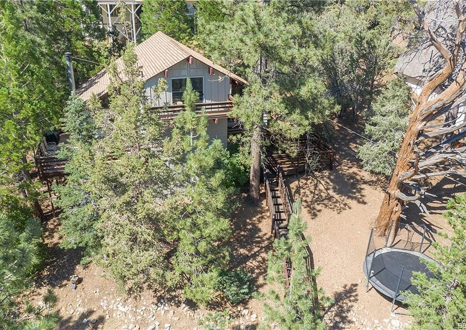 1st image of 43802 Yosemite Dr