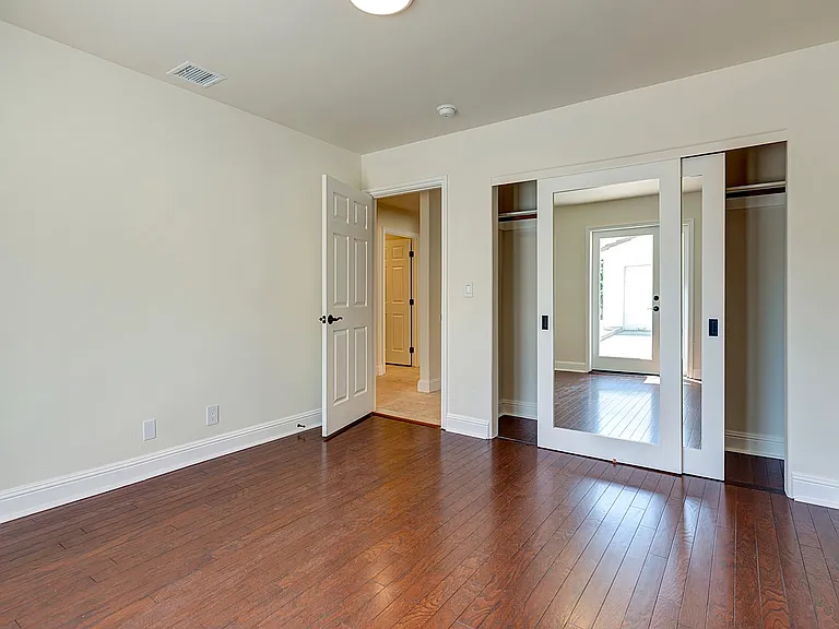 712 N Vista St — Photo 23