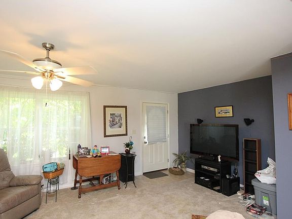 3rd image of 2 Blackwood Dr