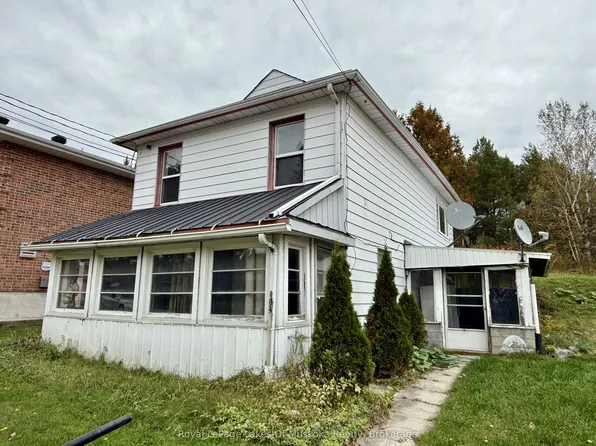 104 Ontario St, Burk's Falls, ON P0A 1C0