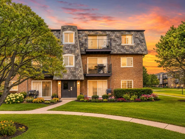 9387 Bay Colony Dr APT 3W, Des Plaines, IL 60016