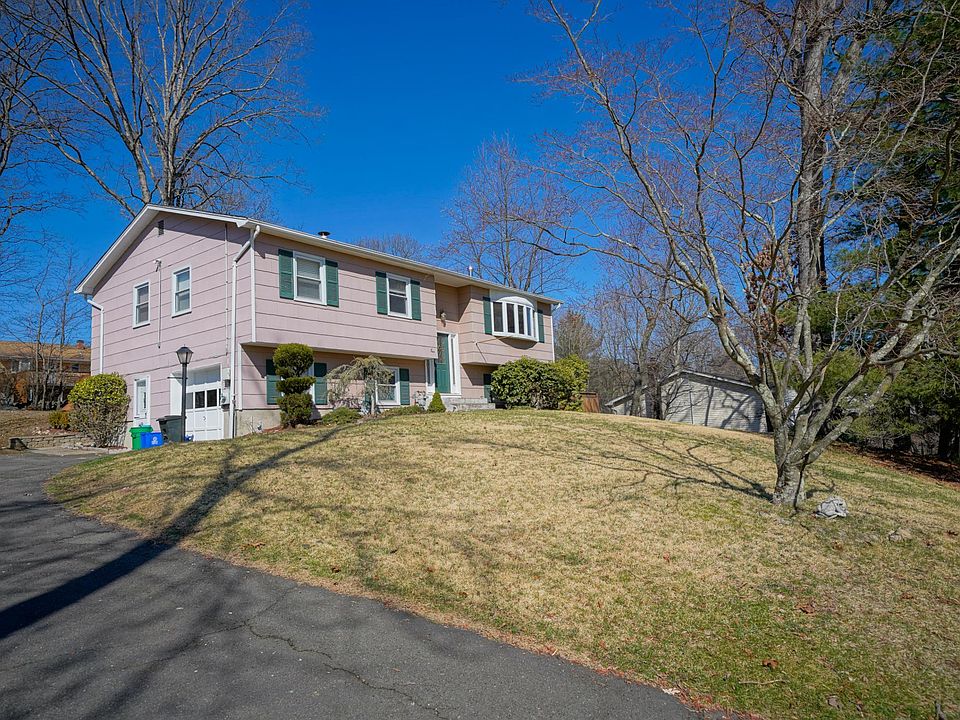 1st image of 4 Ironwood Ct