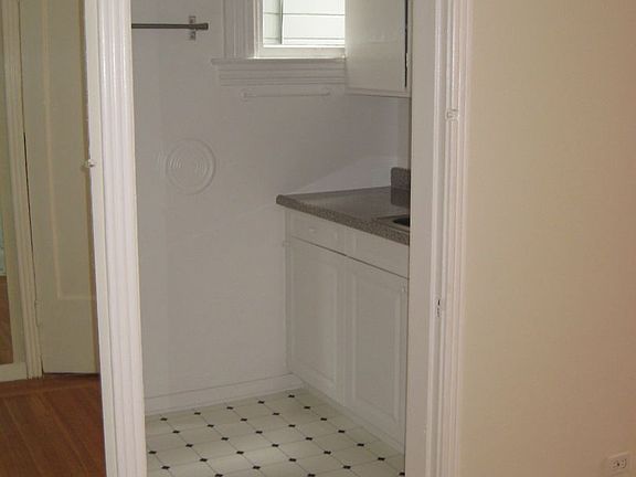 4th image of 2525 Fillmore St #1