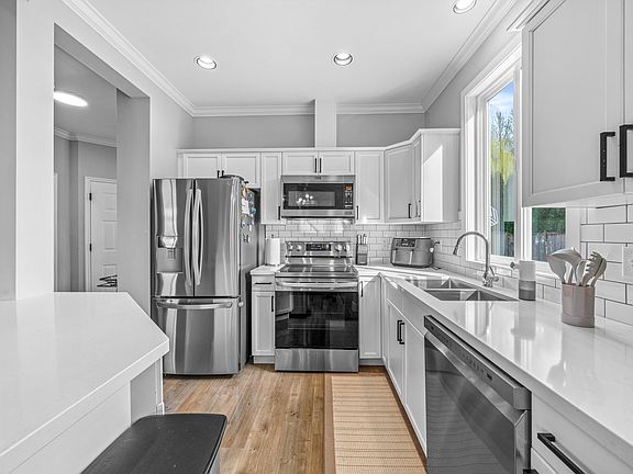 5th image of 46808 Hudson Rd #12