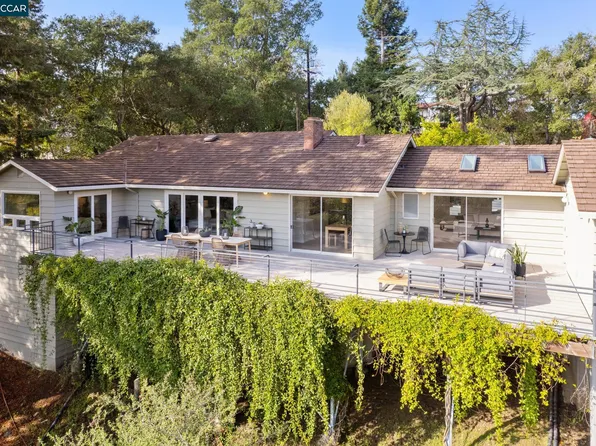 11 Los Dedos Rd, Orinda, CA 94563