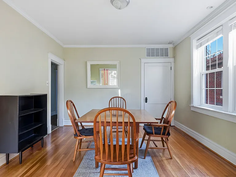 7106 Forsyth Blvd — Photo 5