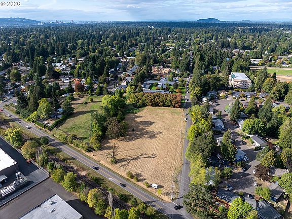 5th image of SE Stanley Ave