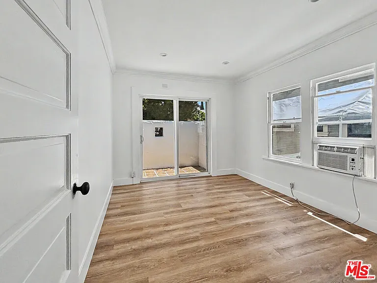 2139 Holly Dr — Photo 10
