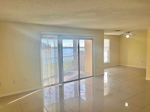 5th image of 4002 Versailles Dr Unit 4002C-1