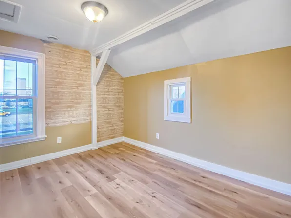 209 Seward Ave NW #2, Grand Rapids, MI 49504