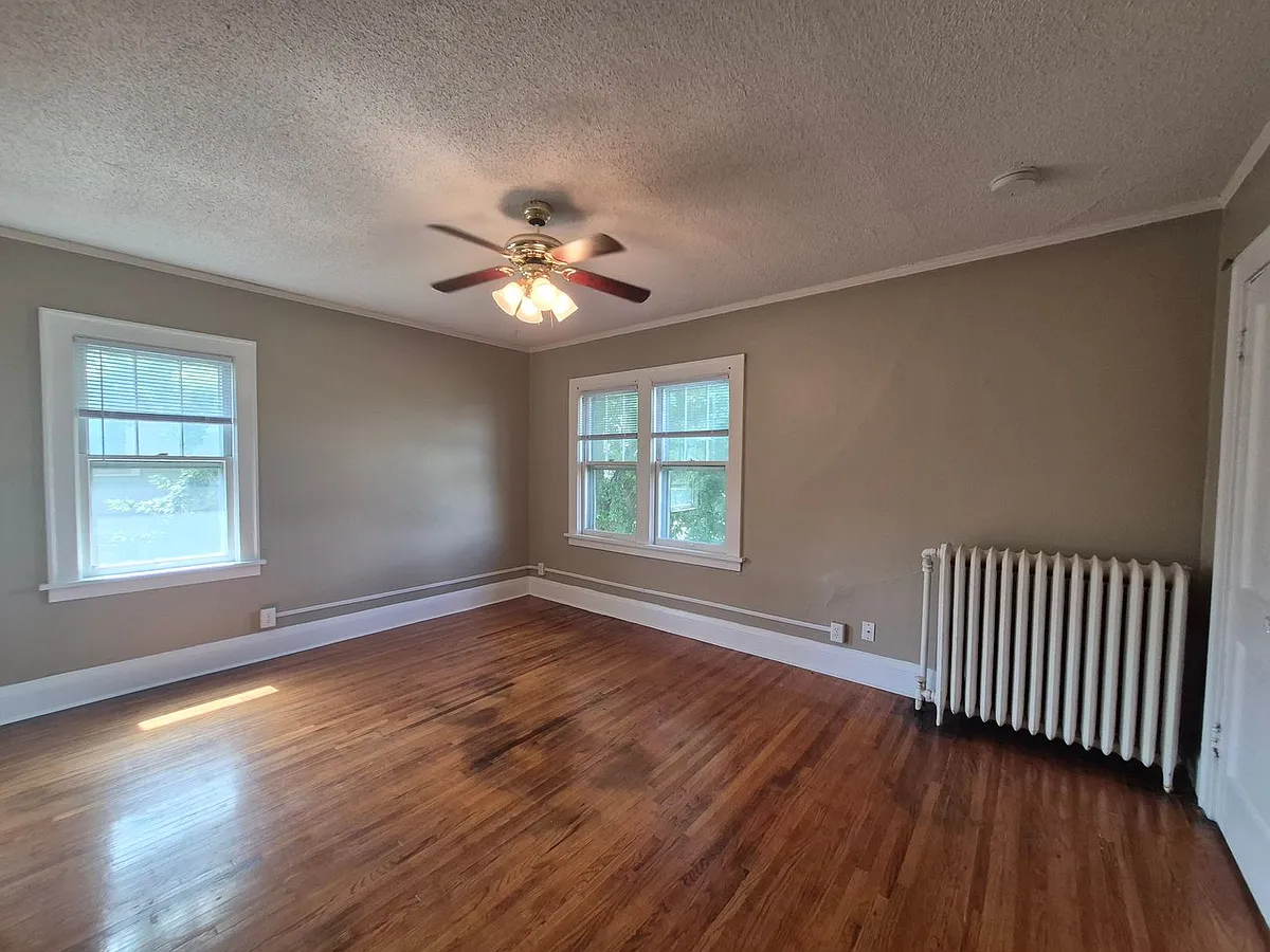 Building Photo - 516 Smith Ave S #2