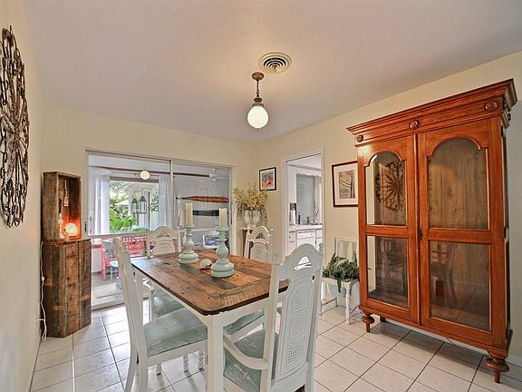 5th image of 912 Pirate Cove Ln