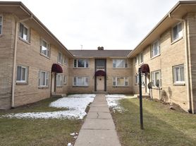 7869 W Appleton Ave, Milwaukee, WI