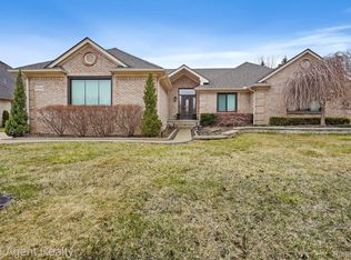 56949 Dickens Dr, Shelby Township, MI 48316