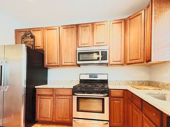 4th image of 3045 W Fullerton Ave #3049-1