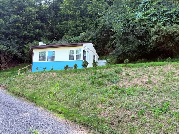 148 Rummel Rd, Ford City, PA 16226