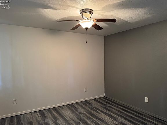 3rd image of 91 Birch Park Dr