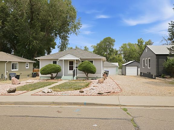 3rd image of 820 Vivian St