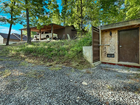 39th image of 250 Outlet Rd SE