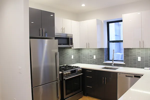 Rented by Vertical Real Estate LLC | media 2