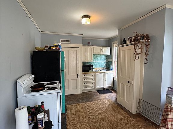4th image of 1 Ridgeway Ave