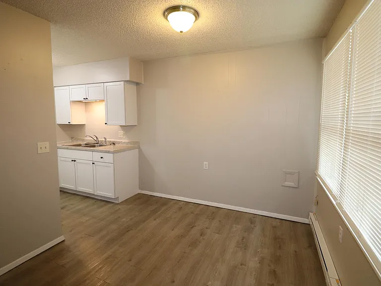 23053 Main St #12 — Photo 8