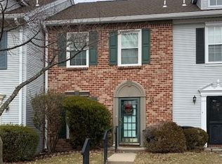 24 Lindsey Ct, Franklin Park, NJ 08823