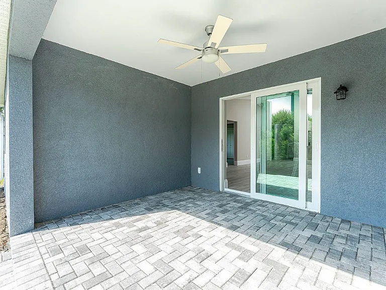 2090 Como St #2090 — Photo 14