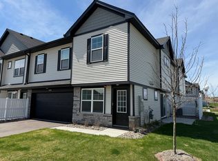 5279 Long Pointe Pass, Woodbury, MN 55129