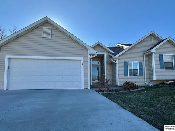 9215 Laurel Plz, Omaha, NE 68134