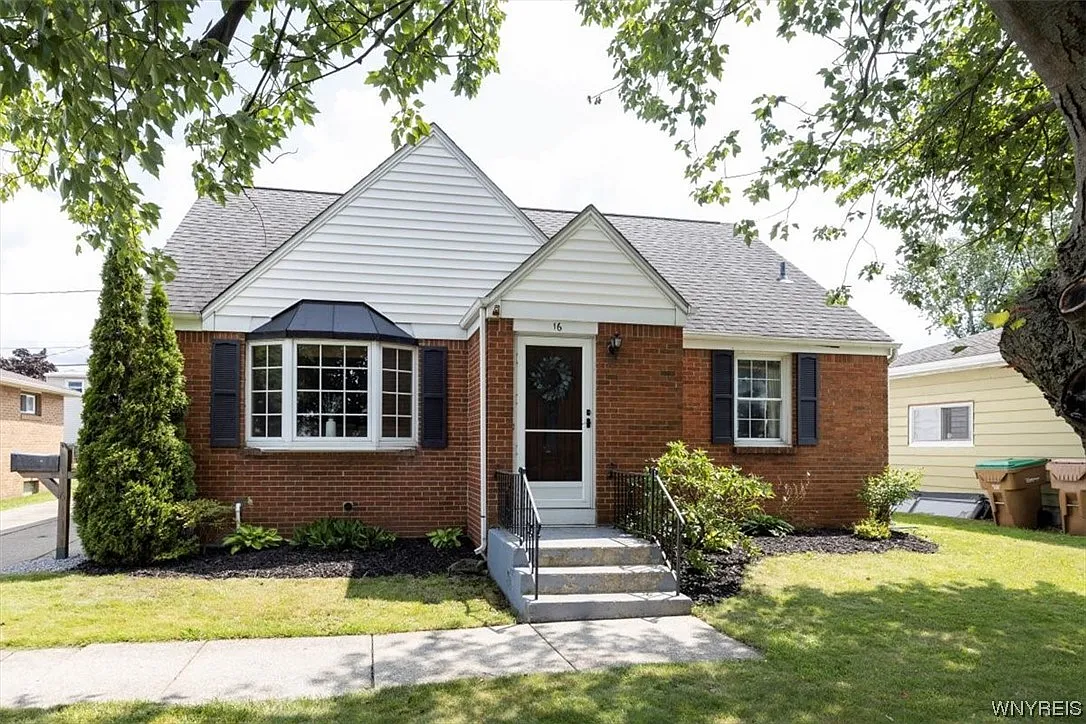 16 Betty Lou Ln photo 1