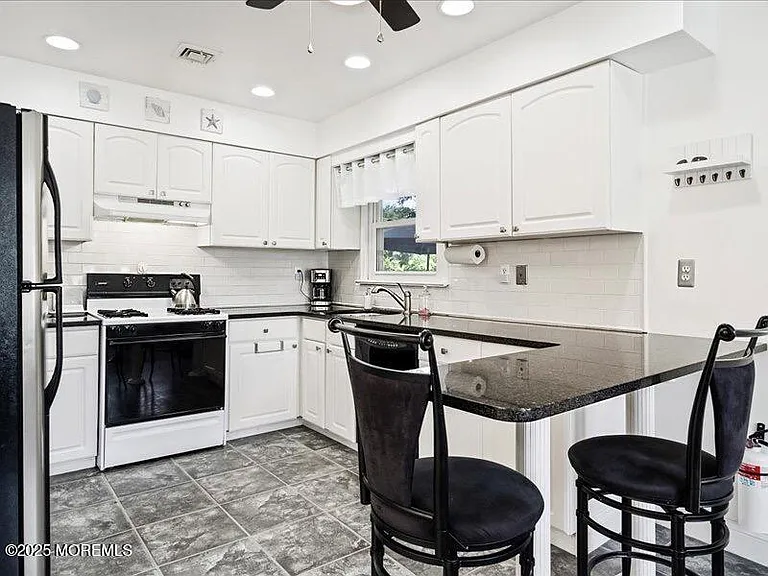 552 Prospect Ave — Photo 6