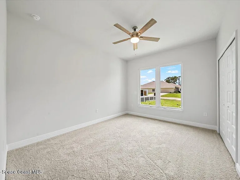 407 Cellini Ave NE — Photo 25