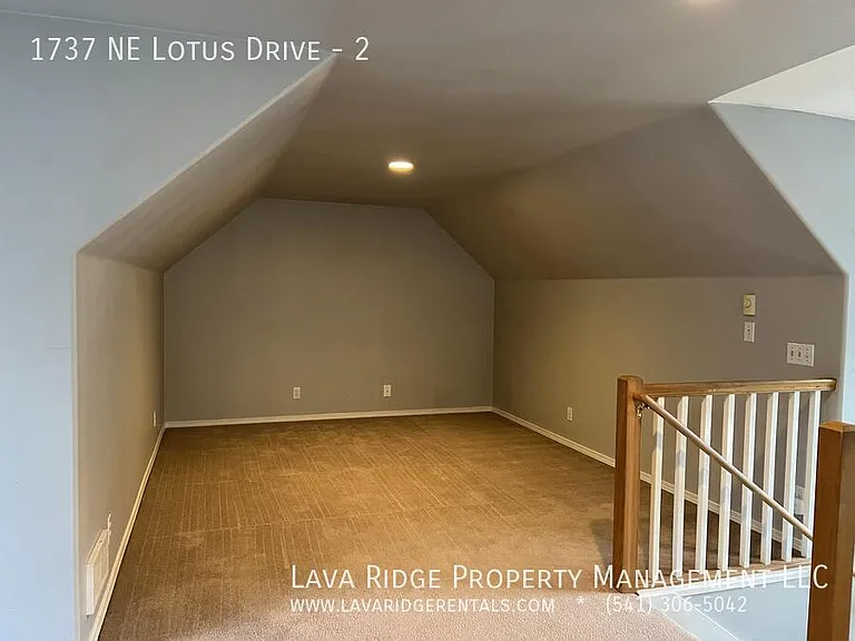1737 NE Lotus Dr #2 — Photo 27