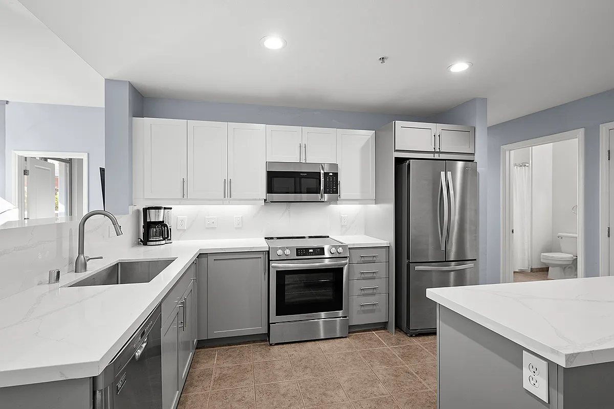 2 bed, 1015 sqft, $5,200 — Photo 4