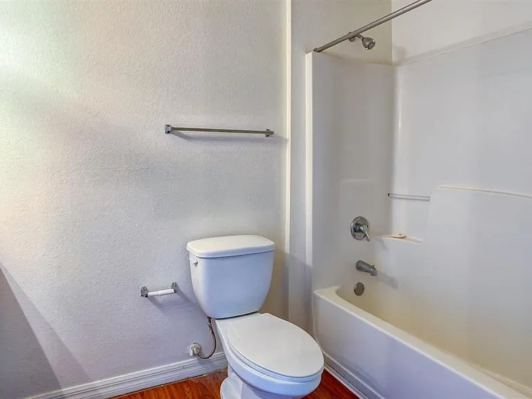 Spinnaker Reach Apartments — Photo 17