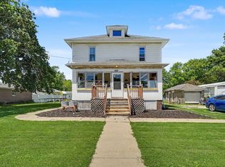 422 N 2nd St, Cissna Park, IL 60924
