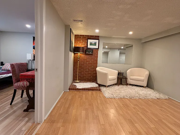 138 Goulding Ave #BASEMENT — Photo 7