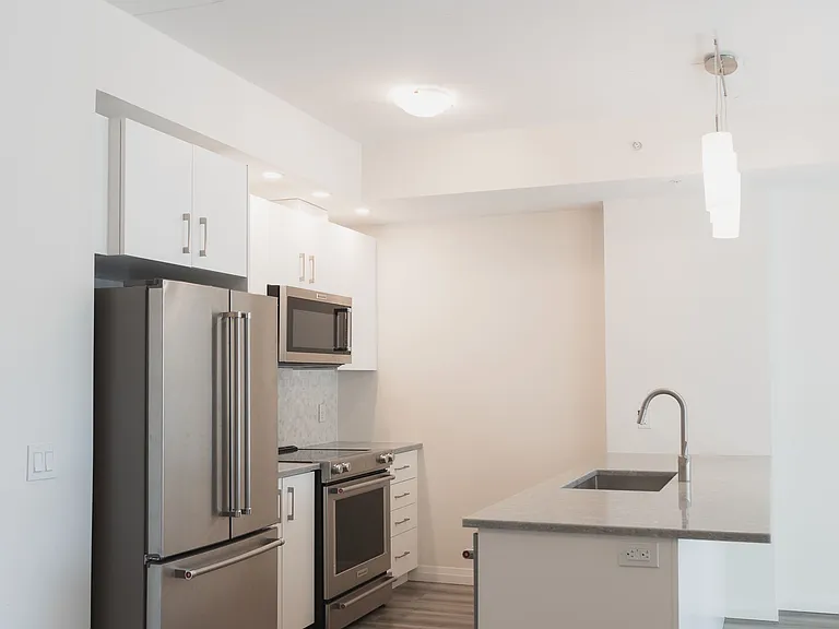 108 Garment St — Photo 8