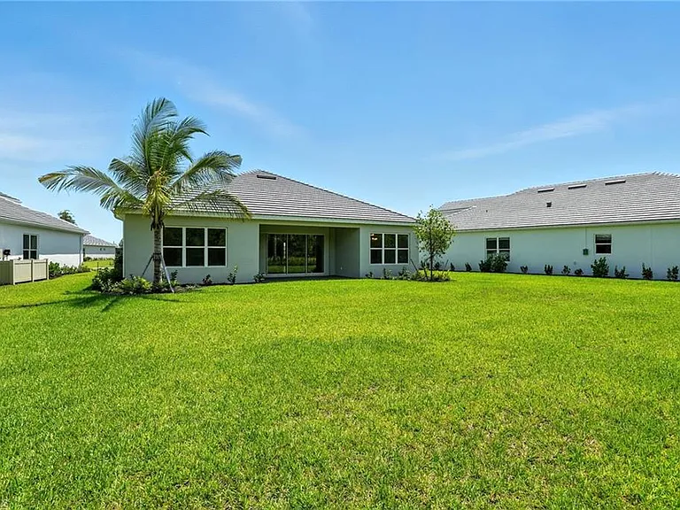 18301 Terracina Dr — Photo 37