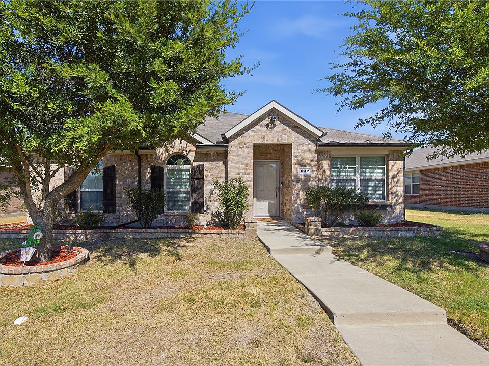 1st image of 1612 Ambercrest Dr