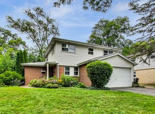 1327 Cariann Ln, Glenview, IL 60025